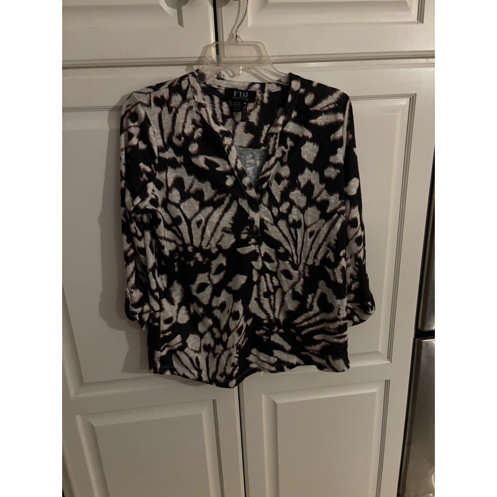 FDJ French Dressing Jean Womens Henley Top Abstract Animal Print 3/4 Roll Sleeve